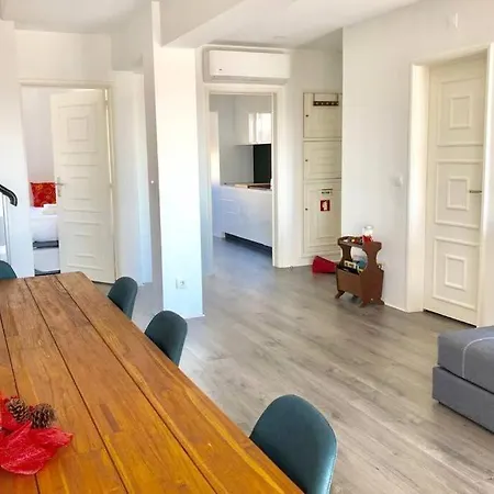 Estoril Beach House Sea View & 1Min Walk To Beach 아파트